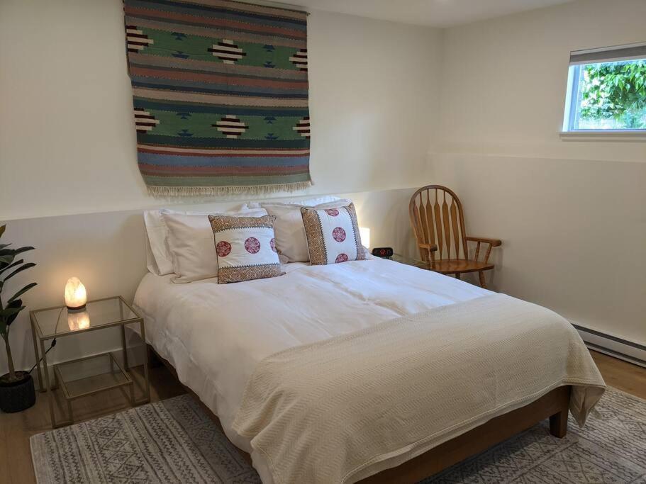 Bright Modern 1Br Suite In Sooke Village Core Dış mekan fotoğraf