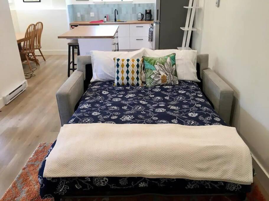 Bright Modern 1Br Suite In Sooke Village Core Dış mekan fotoğraf
