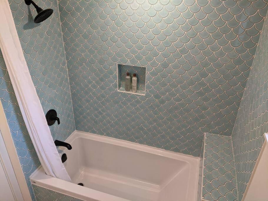 Bright Modern 1Br Suite In Sooke Village Core Dış mekan fotoğraf