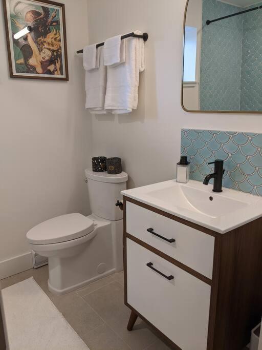 Bright Modern 1Br Suite In Sooke Village Core Dış mekan fotoğraf